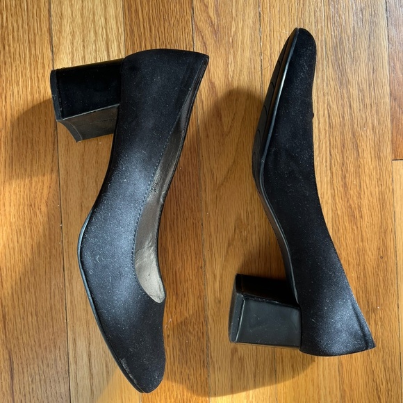 Pumps - Picture 2 of 2